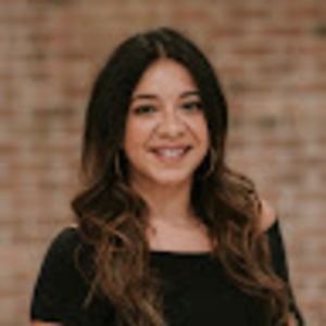 Meet your Posher, Alejandra